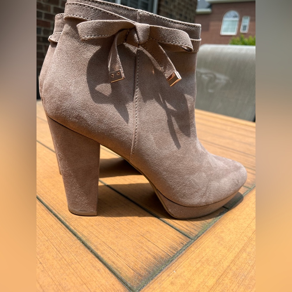LC Lauren Conrad women’s ankle boots